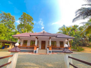 Kizhakkethottam Homestays-River View Villa